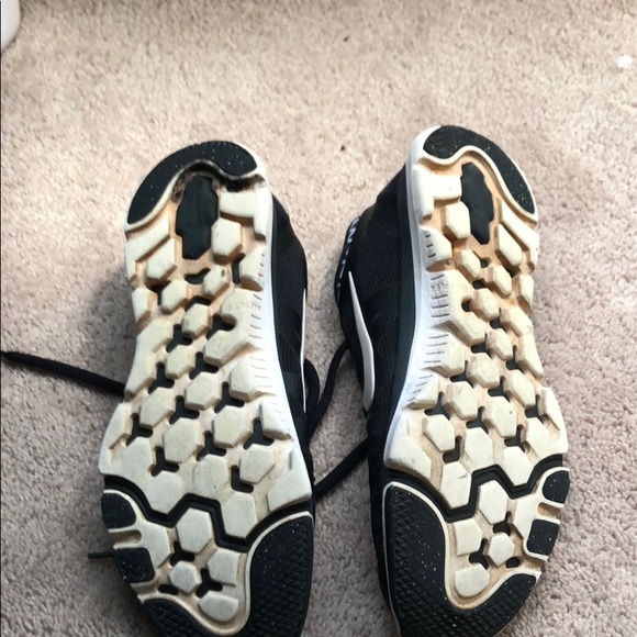 Women Nike running shoes - Picture 5 of 5